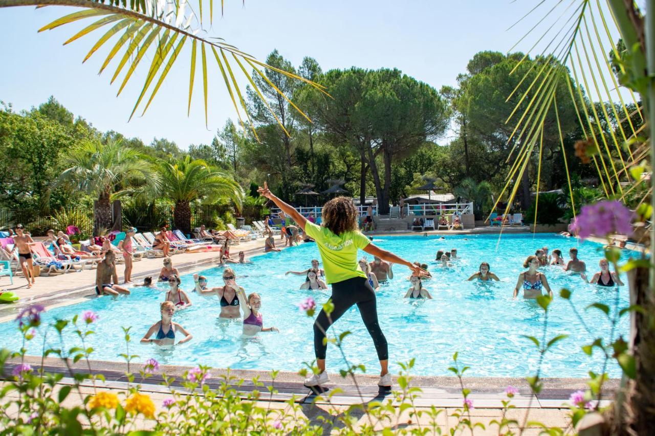 Chalets Met Buitenkeuken Op Camping Lei Suves - Joycasa Roquebrune-sur-Argens Exterior foto