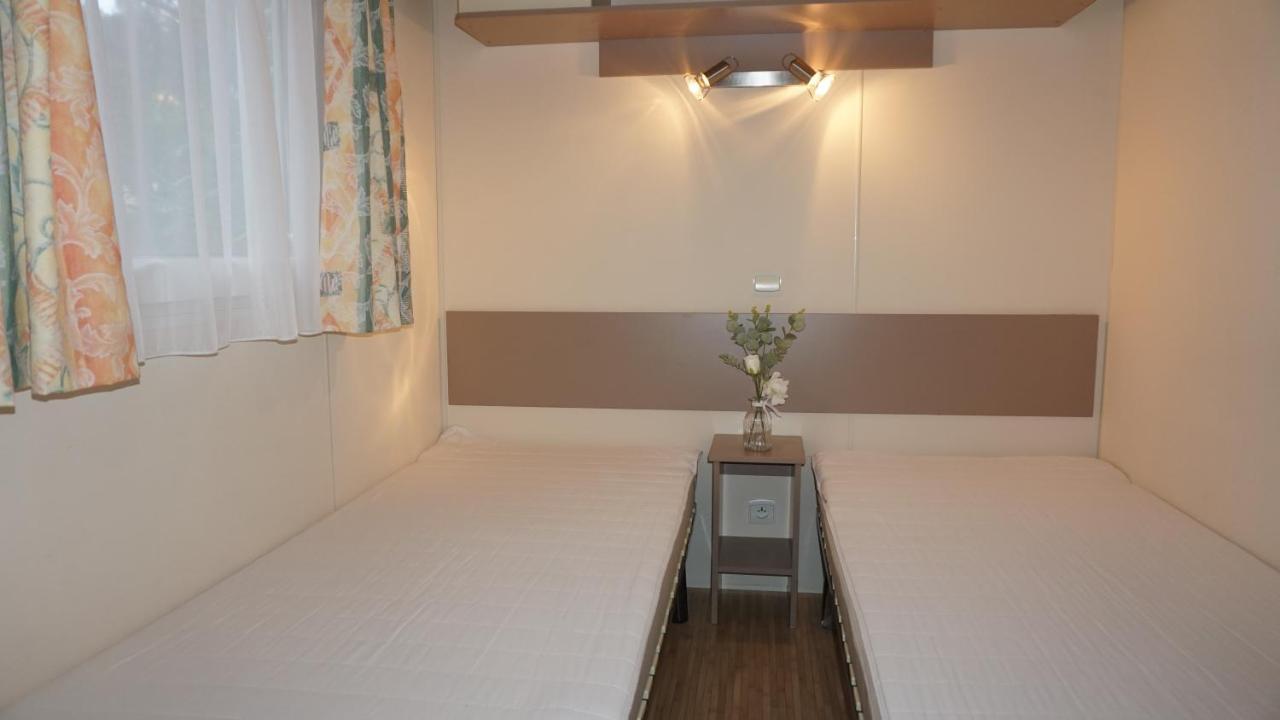 Chalets Met Buitenkeuken Op Camping Lei Suves - Joycasa Roquebrune-sur-Argens Exterior foto