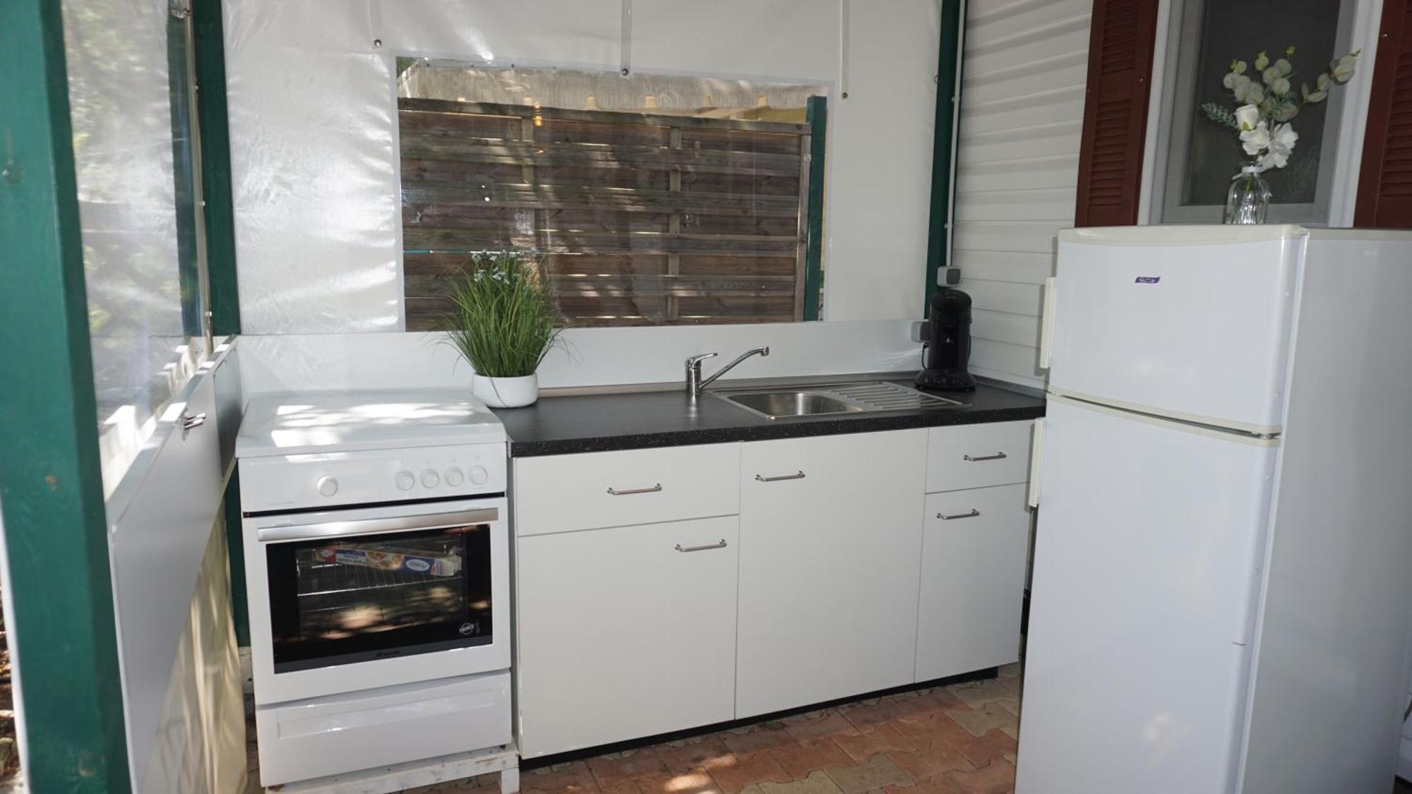 Chalets Met Buitenkeuken Op Camping Lei Suves - Joycasa Roquebrune-sur-Argens Quarto foto
