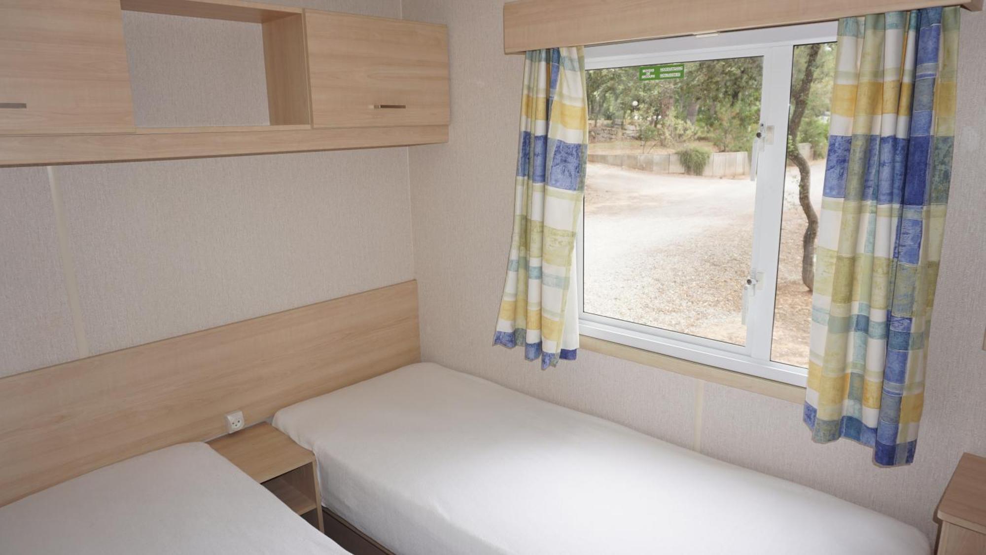 Chalets Met Buitenkeuken Op Camping Lei Suves - Joycasa Roquebrune-sur-Argens Quarto foto