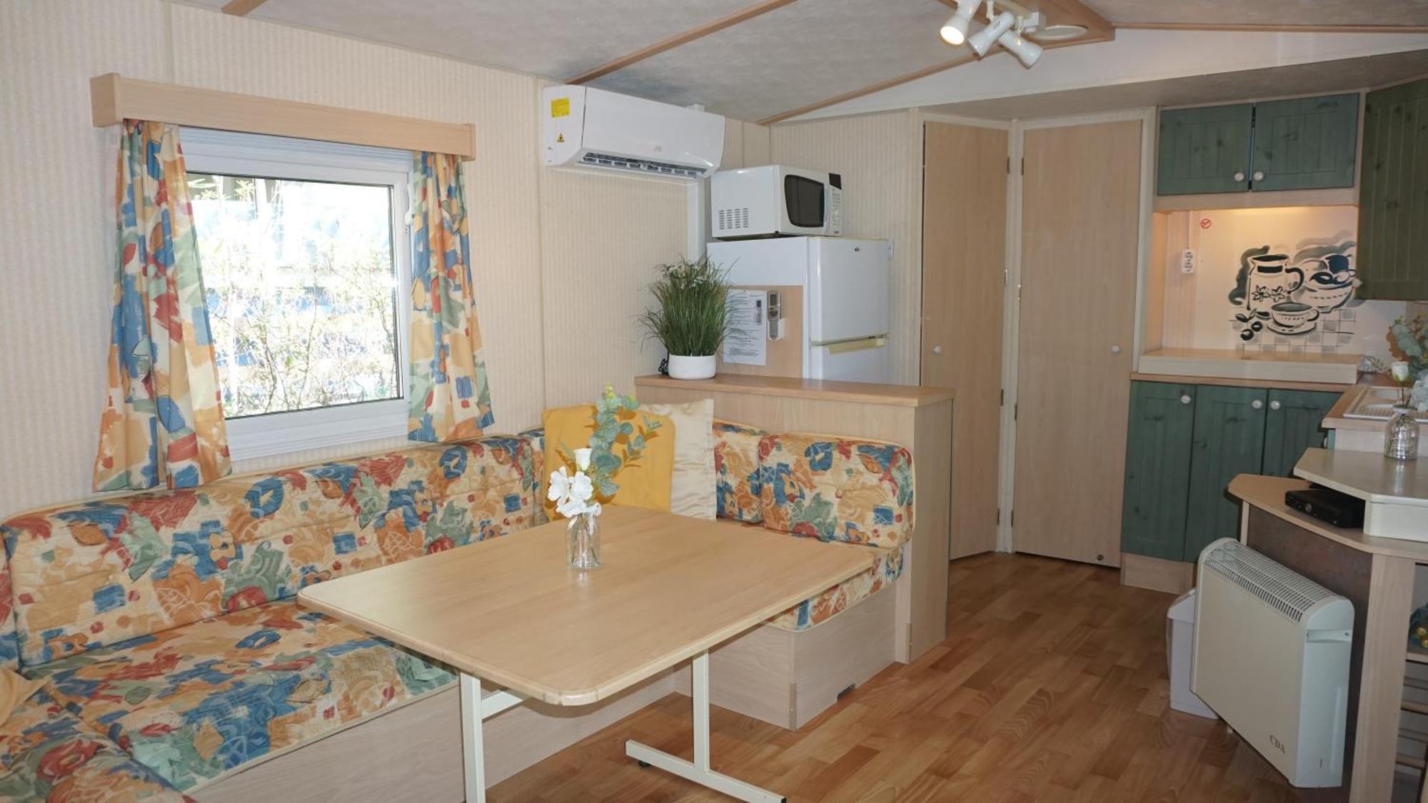 Chalets Met Buitenkeuken Op Camping Lei Suves - Joycasa Roquebrune-sur-Argens Quarto foto