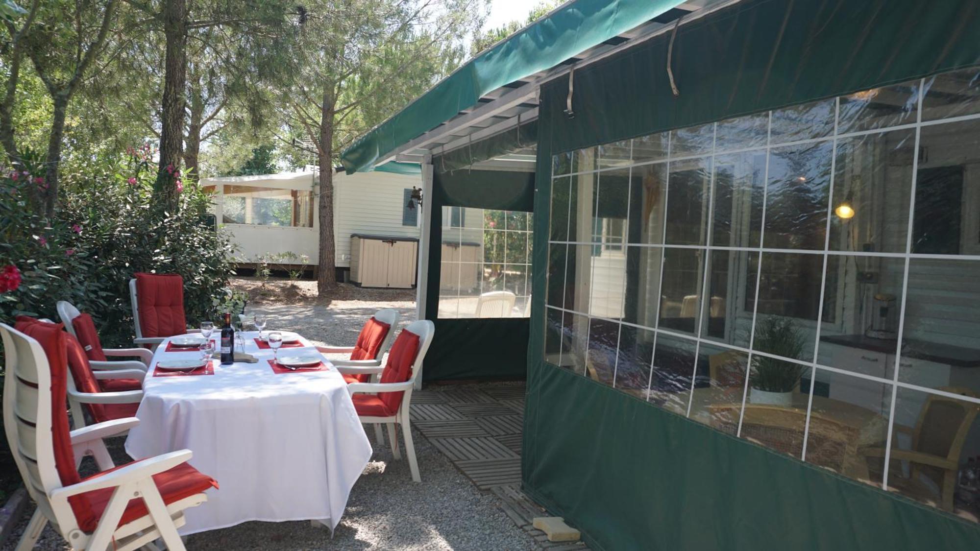 Chalets Met Buitenkeuken Op Camping Lei Suves - Joycasa Roquebrune-sur-Argens Quarto foto