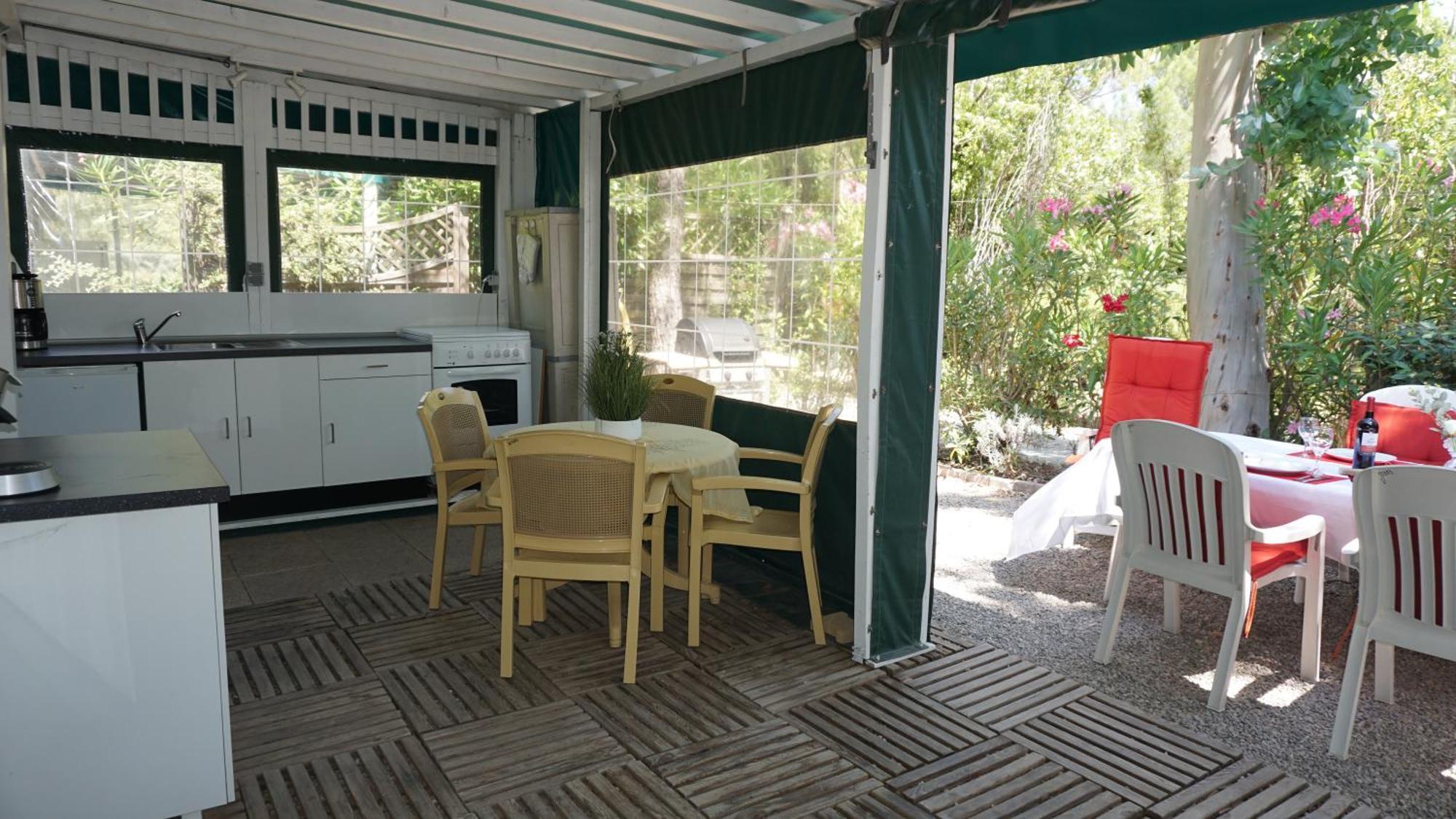 Chalets Met Buitenkeuken Op Camping Lei Suves - Joycasa Roquebrune-sur-Argens Quarto foto