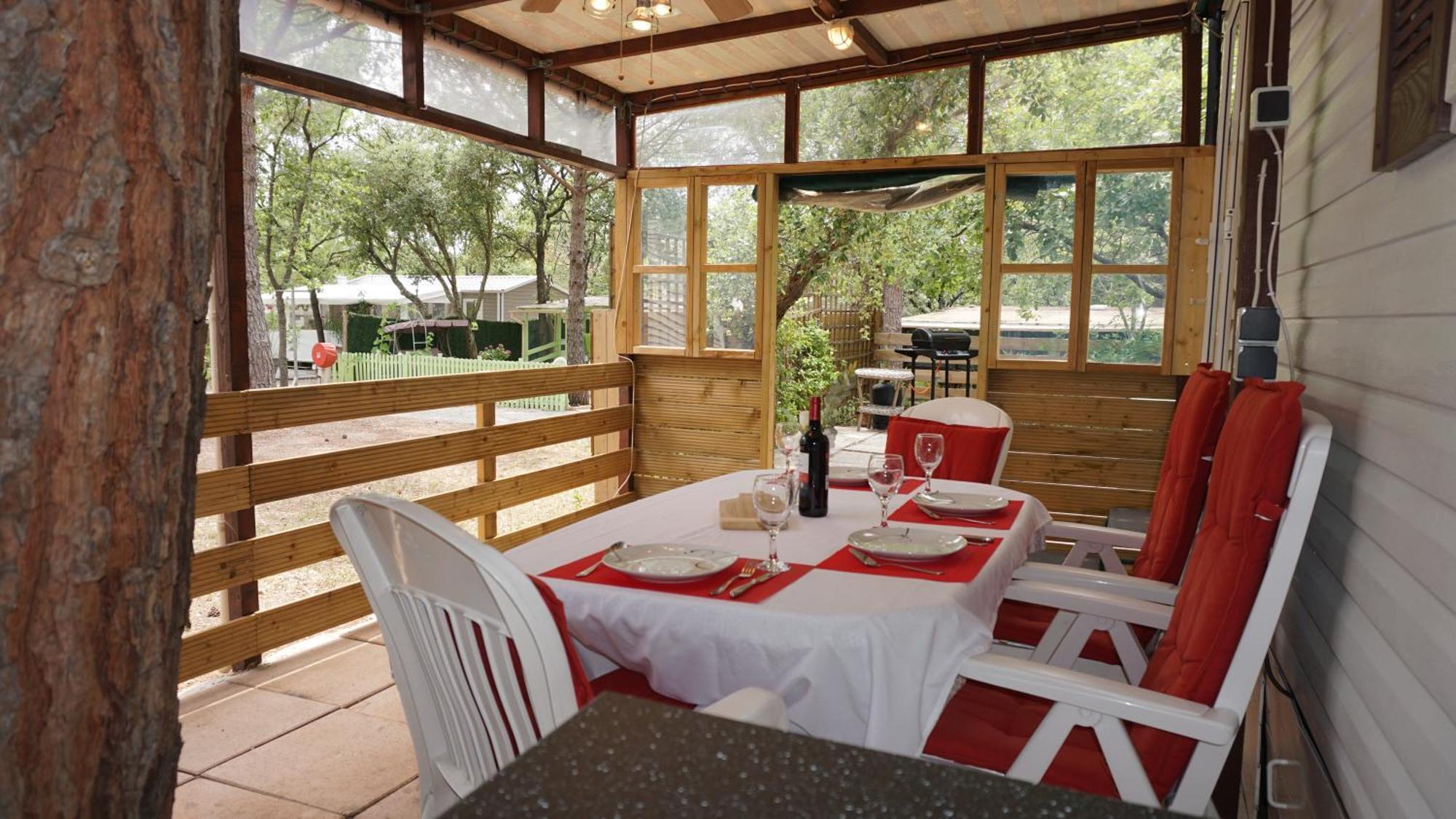 Chalets Met Buitenkeuken Op Camping Lei Suves - Joycasa Roquebrune-sur-Argens Quarto foto